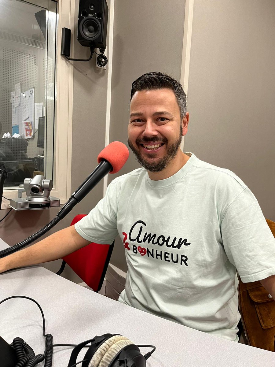 🔴 L'Odyssée de <a href="/FlorianOnAir/">Florian OnAir</a> 

Florian raconte au micro de <a href="/FrProtestante/">FrequenceProtestante</a> ⤵️
📻 son parcours d'animateur radio depuis 1996
🍴 les dessous de ses vidéos food
☀️ son amour pour les voyages et encore plus !

▶️ À écouter ici : podcasts.audiomeans.fr/lodyssee-du-pa…