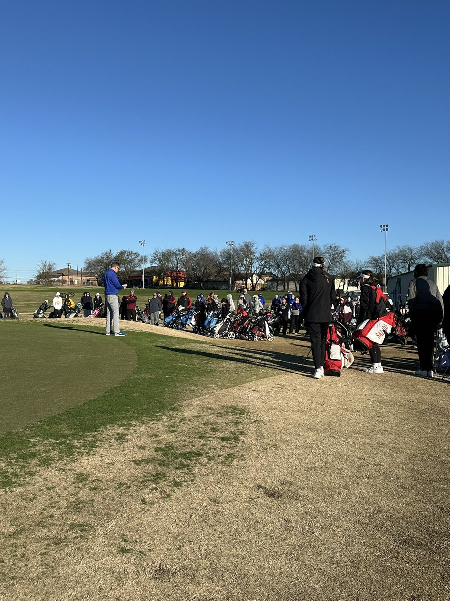 It’s chilly and windy but it’s still a beautiful day for a golf invitational! Hosting 90+girls!! Wow! #Grit @THSWildcatGolf @OttTempleISD @THSPrincipal_JM @CoachPrentiss @leblanc_coach