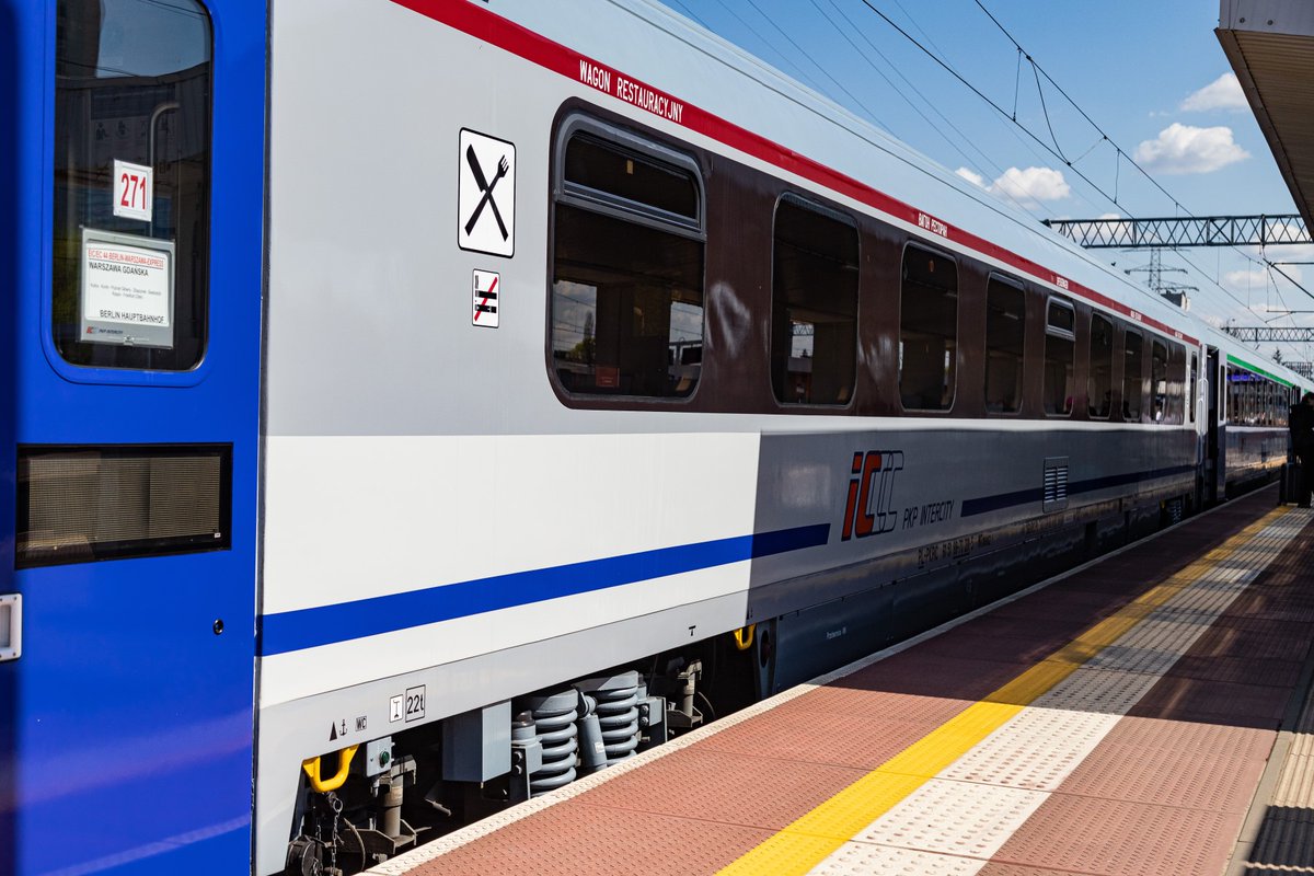 Do Rzecznika Praw Obywatelskich wpłynęły wnioski wskazujące na zróżnicowane traktowanie członków drużyn konduktorskich w PKP Intercity S.A. ze względu na płeć w dostępie do profilaktycznych posiłków i napojów.
#RPO Marcin #Wiącek prosi o stanowisko prezesa PKP Intercity Marka