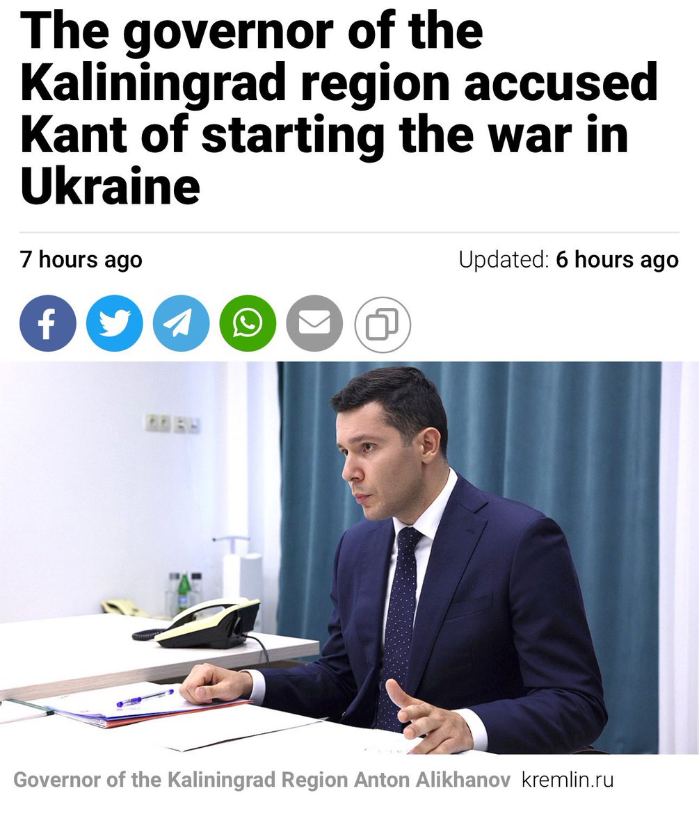 Julia Davis tweet media