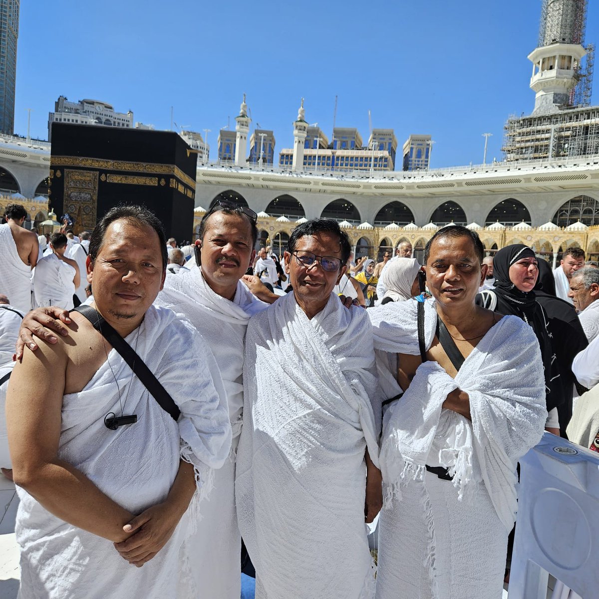 Flowlly7Flowlly's tweet image. Di masa tenang kampanye, Prof Mahfud memilih untuk pergi ibadah umroh