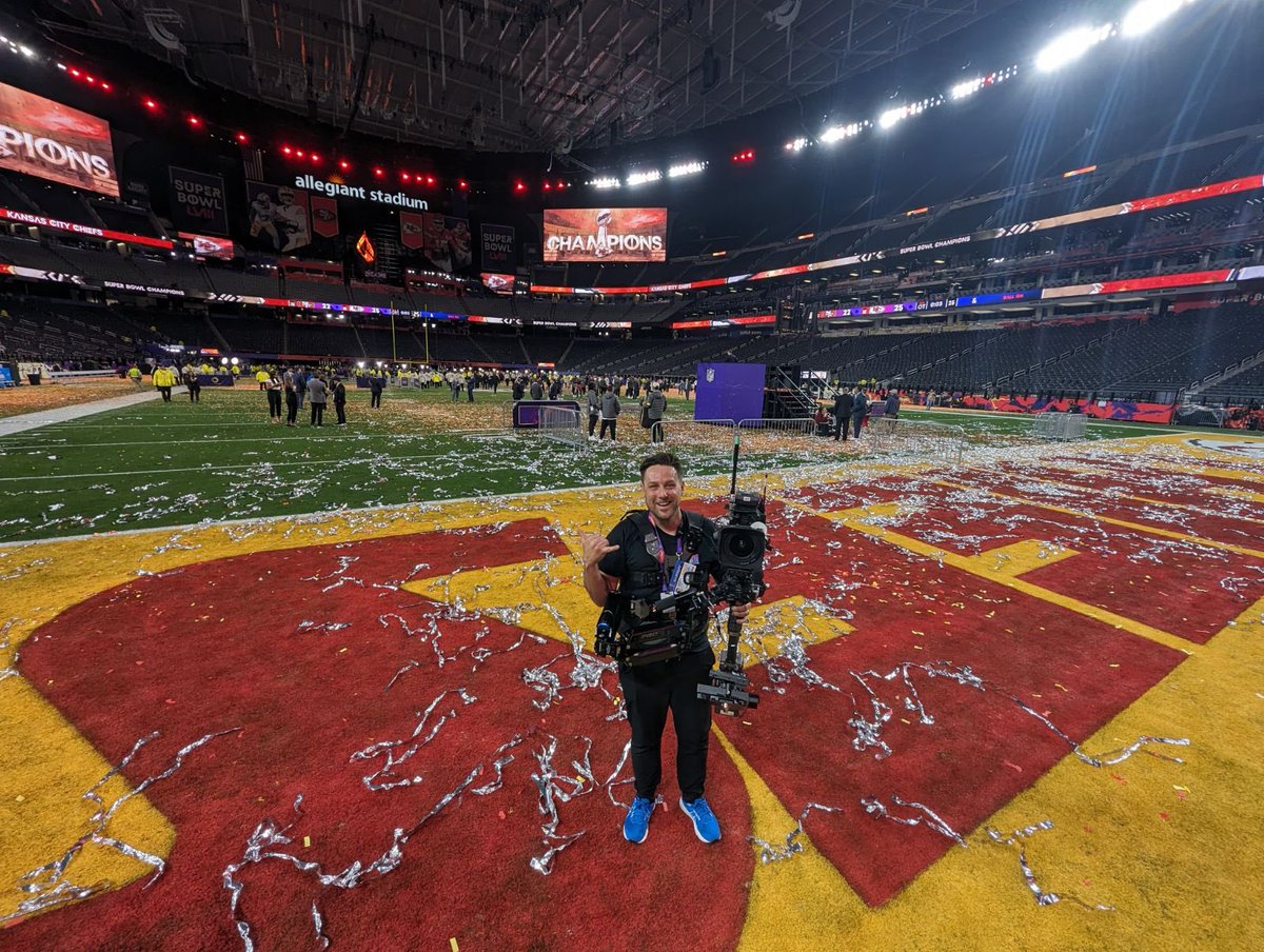 scotticam1's tweet photo. I never post about my job on here (cause I use twitter for my hockey news) but last night was pretty epic. #SuperBowl #SteadicamOperator #BroadcastTV #SwiftieBowl https://t.co/cgXtl6HdPX