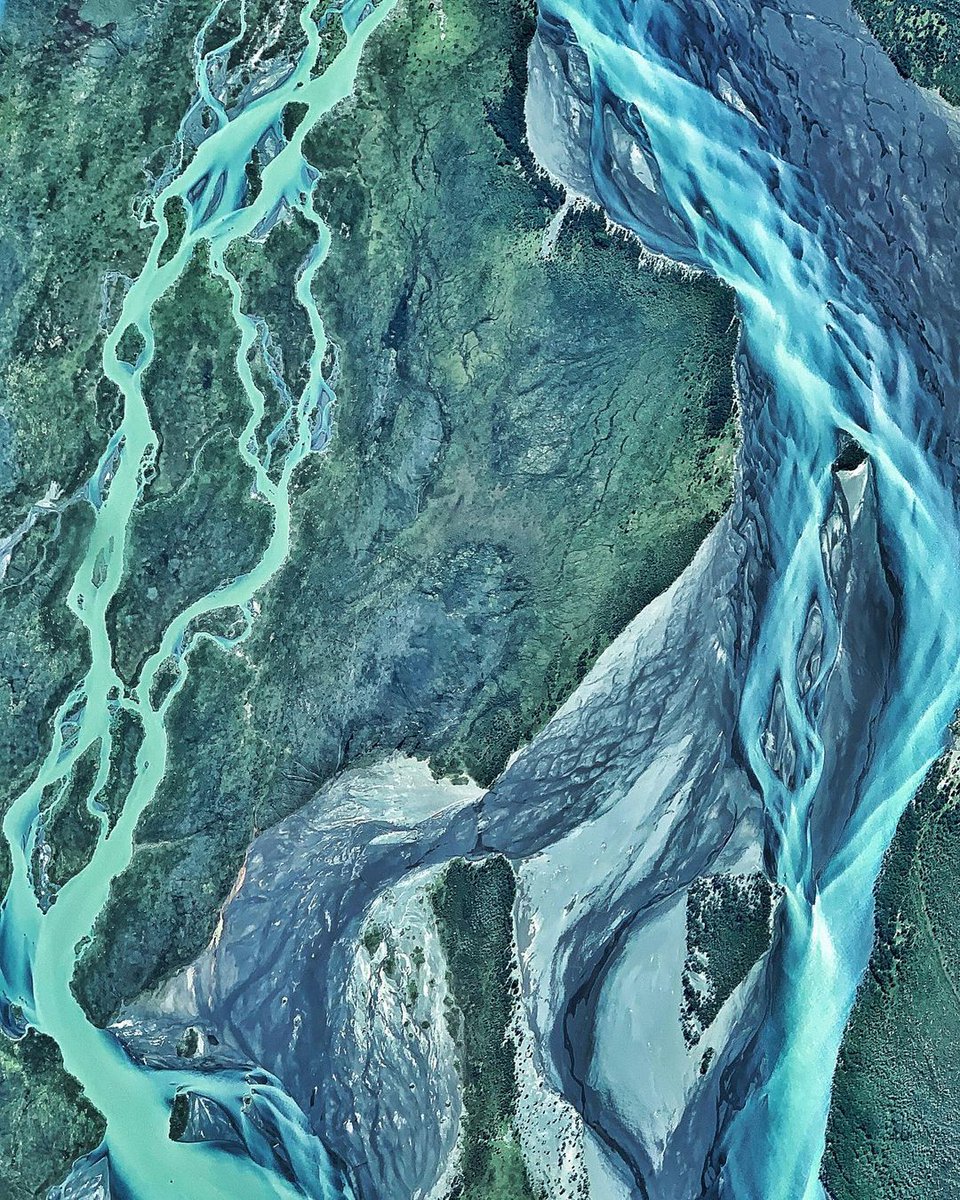 The Veins of Mother Earth. This is an aerial view of Cerro Castillo Parque Nacional, Chile. Thank you to @kristine_tompkins #DougTompkins @tompkins_conservation for preserving and protecting these unbelievably beautiful wild lands. @rutadelosparquesdelapatagonia