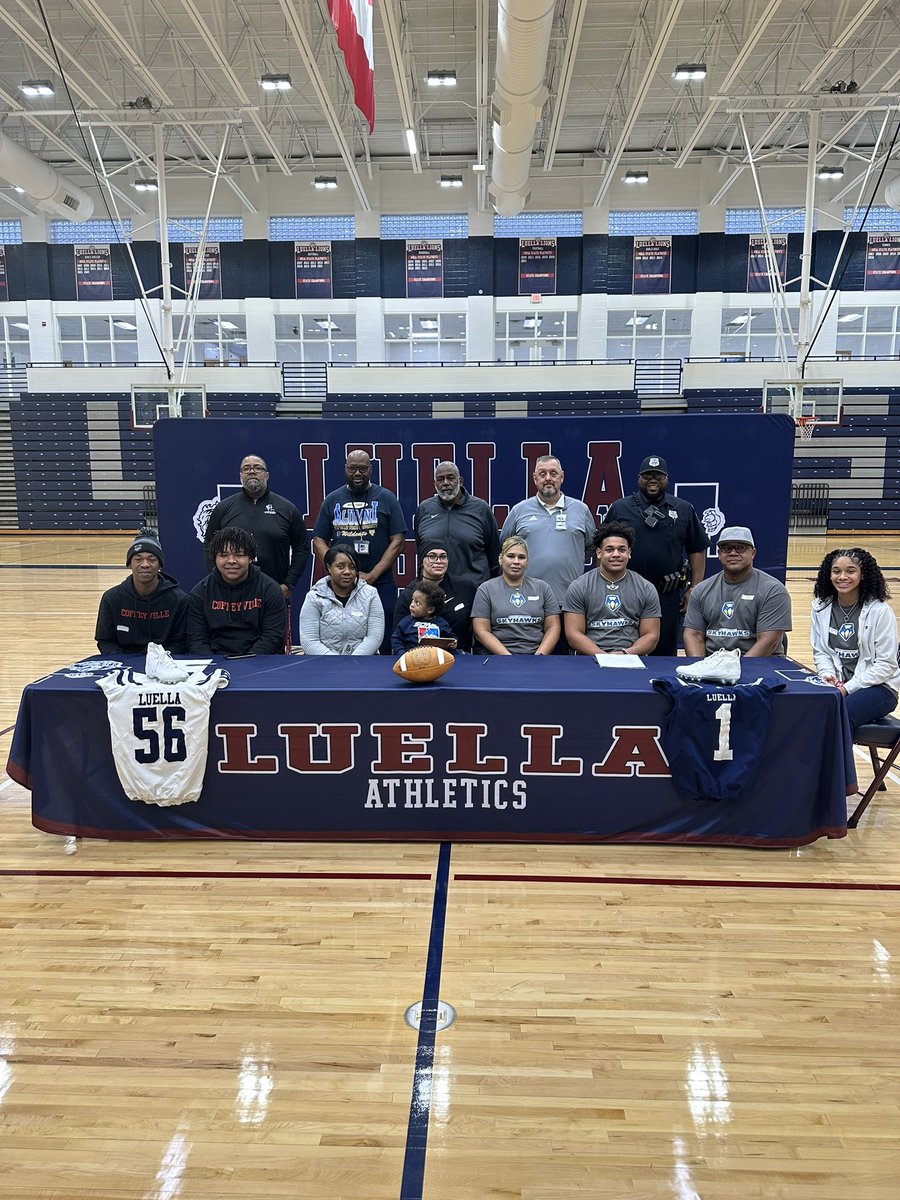 LuellaHS_HCS's tweet photo. What a special occasion for two of Luella HS finest student athletes (Kaillen Noble and Javier Aguirre) as they make commitment to extend their academic &amp; athletic career on the collegiate level. #levelingupinexcellence #ichoose https://t.co/KcOpyNznzV