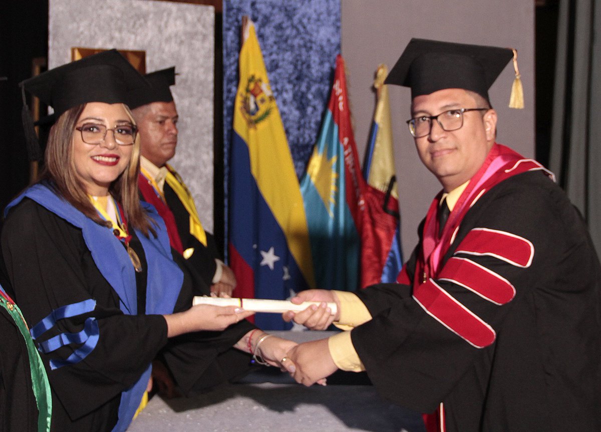 JnavasVca's tweet photo. Un gran logro del año 2023 ser Doctor en Ciencias Gerenciales de la Universidad Nacional Experimental Francisco de Miranda Coro Falcón. https://t.co/NzOXovvsCU