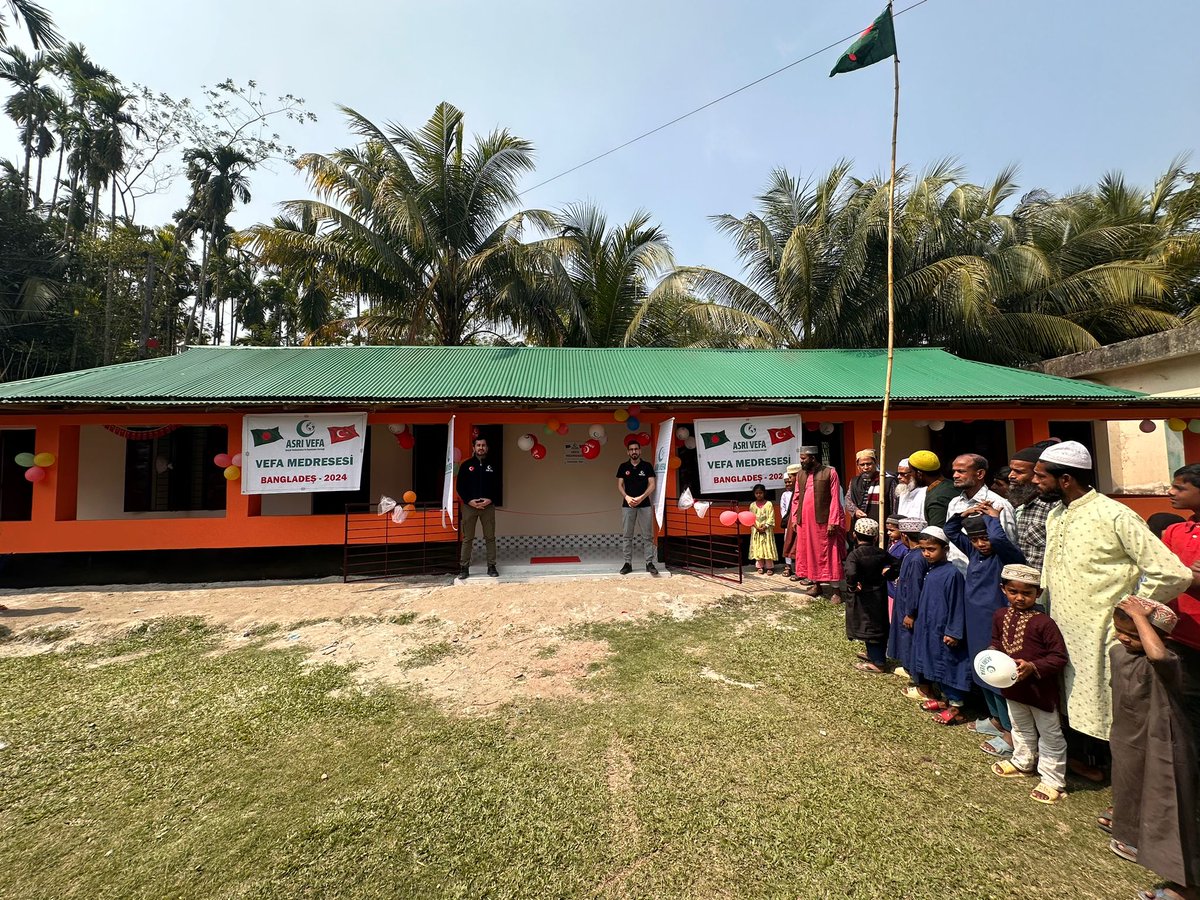 Bangladeşli talebe kardeşlerimize ilim yuvası olacak olan Vefa Medresemiz açıldı elhâmdülillah. Rabbim emeği geçen herkesten razı olsun.🌸 @asrivefader