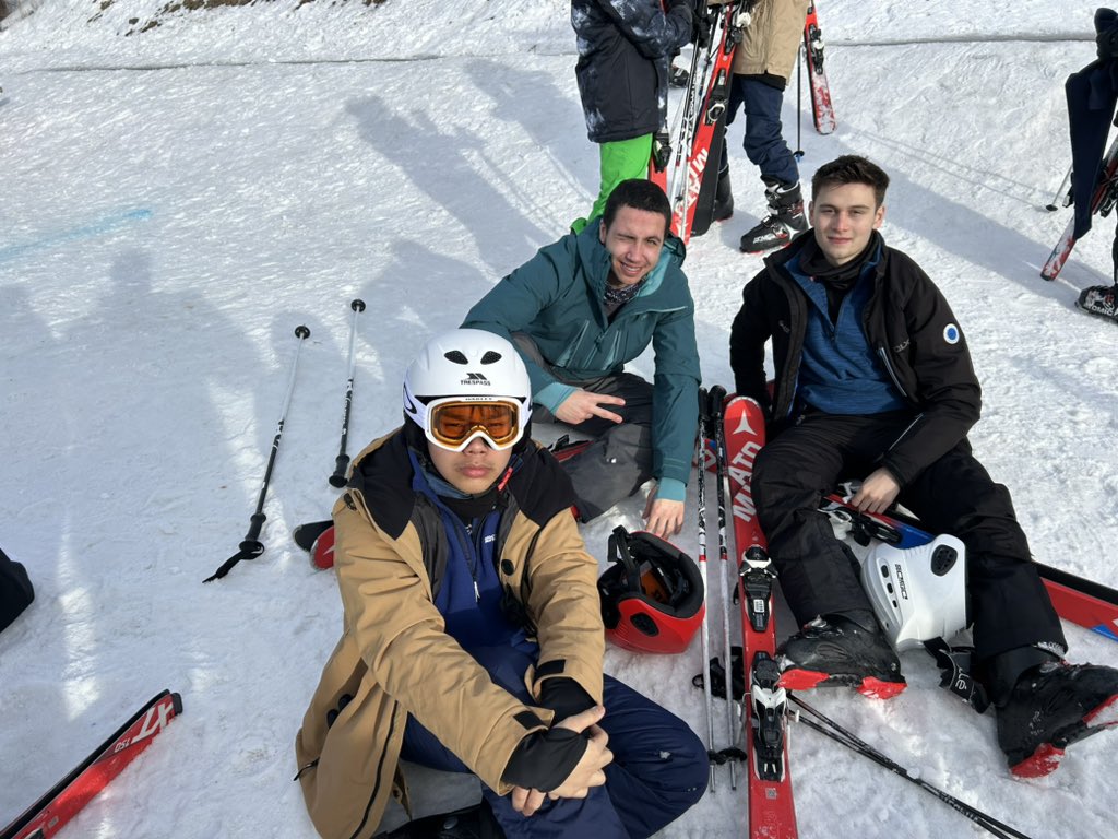 StPetersSch's tweet photo. A brilliant day 1 completed! Everyone making fantastic progress in their skiing. Thank you @weareinterski @InterskiSchools for a great first day @BhamDES @OurLadyandAllS1 https://t.co/0kaRP5Y170