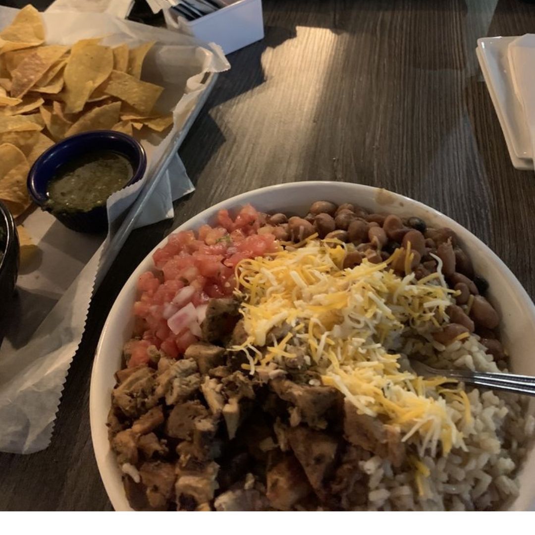 Dive into the deliciousness of our burrito bowls! It's a bowlful of happiness with a savory blend of flavors in every bite.

buff.ly/3upqBcp

#HighTideTacoBar #Farmingdale #LongIsland #LongIslandEats #TastingLongIsland #Tacos #BurritoBowl