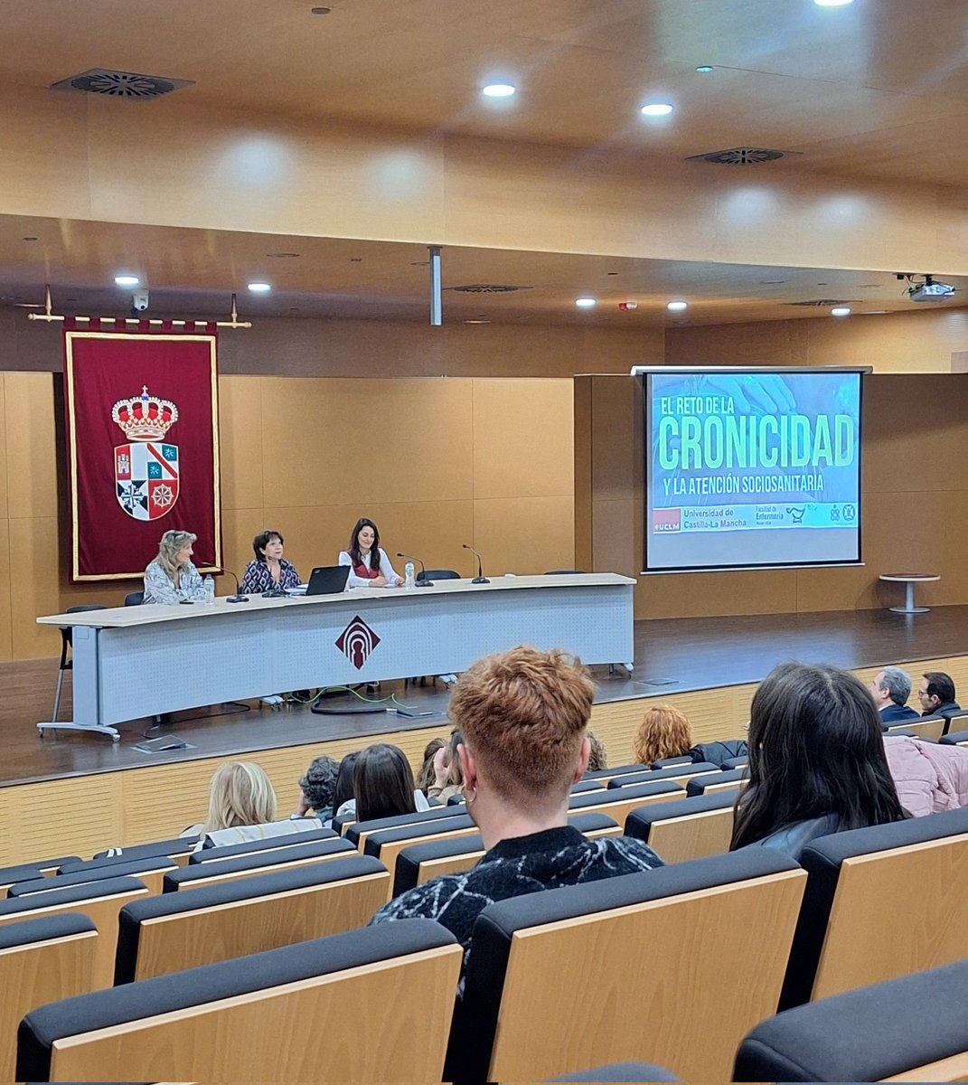 "La Atención Primaria será comunitaria o no lo será,  será social o no lo será". Seminario Gestión Sanitaria <a href="/Enfermeria_Ab/">Enfermería AB UCLM</a> <a href="/COEAlbacete/">Colegio Oficial de Enfermería de Albacete</a>