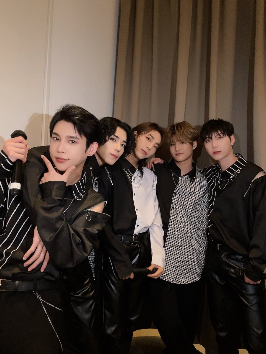 Back_tothestage's tweet photo. [#BTTS_Photo📸]

ありがとうございました！
すぐに会いましょう！！😋

\\ K-pop Musical //
~ BACK TO THE STAGE ~

#KPOPMUSICAL
#BACKTOTHESTAGE
#TMC #청공소년 
#学芸大青春 https://t.co/Cx99gWsKsH
