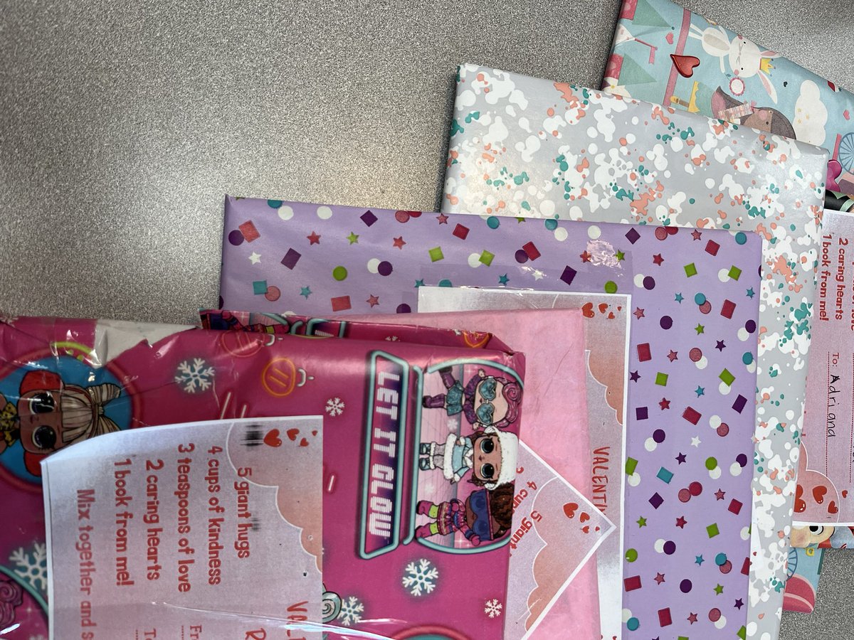 AmyOvitt's tweet photo. Books for our ‘Books from the Heart’ book swap with Mrs. Chalk’s class! Due now! thanks if you already sent them in! #HESCmagic https://t.co/gC18UhzgfF