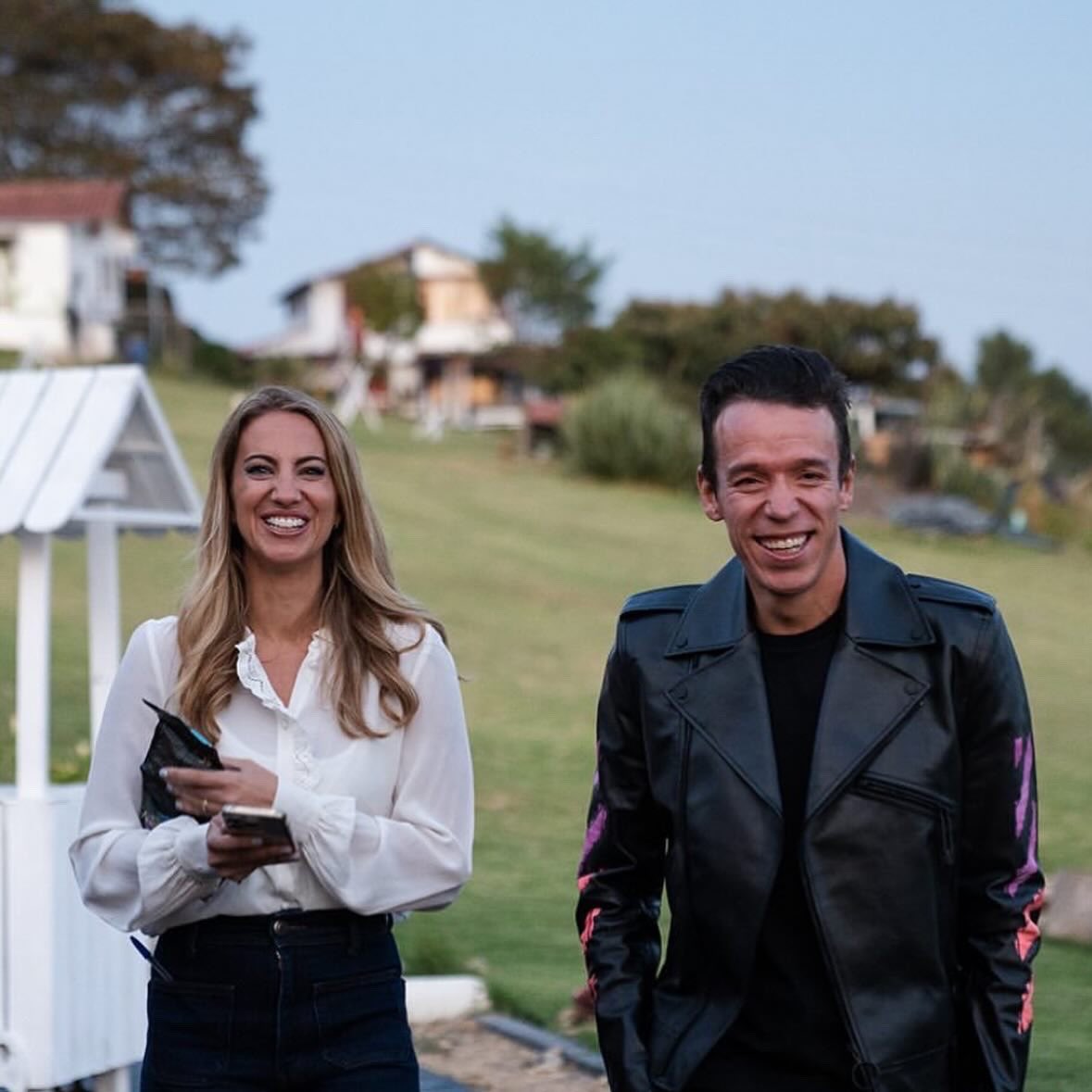 Laura Meseguer (@laura_meseguer) on Twitter photo Qué inmenso privilegio acompañar a <a href="/UranRigoberto/">Rigoberto Uran</a> en su carrera y en su despedida con esta entrevista tan íntima. Ha sido un referente en el ciclismo, un luchador sin lamentos, comprometido y con una alegría por vivir que nos la contagia a todos. Como dice Mark Cavendish en su Qué inmenso privilegio acompañar a <a href="/UranRigoberto/">Rigoberto Uran</a> en su carrera y en su despedida con esta entrevista tan íntima. Ha sido un referente en el ciclismo, un luchador sin lamentos, comprometido y con una alegría por vivir que nos la contagia a todos. Como dice Mark Cavendish en su