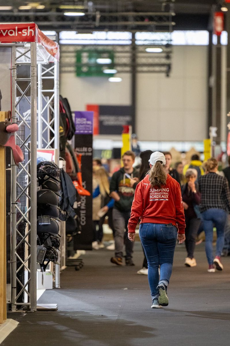 JumpingBordeaux's tweet photo. Un immense merci à nos bénévoles ! 🙌 Votre engagement et votre soutien font toute la différence. Grâce à vous, chaque édition du Jumping International de Bordeaux est un succès. Un clin d'œil spécial à @freejumpsystem  qui habille nos bénévoles depuis de nombreuses années déjà🌟 https://t.co/sUBTRR5uFO