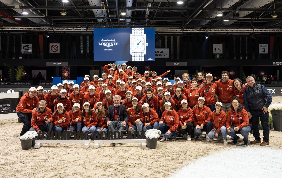 JumpingBordeaux's tweet photo. Un immense merci à nos bénévoles ! 🙌 Votre engagement et votre soutien font toute la différence. Grâce à vous, chaque édition du Jumping International de Bordeaux est un succès. Un clin d'œil spécial à @freejumpsystem  qui habille nos bénévoles depuis de nombreuses années déjà🌟 https://t.co/sUBTRR5uFO