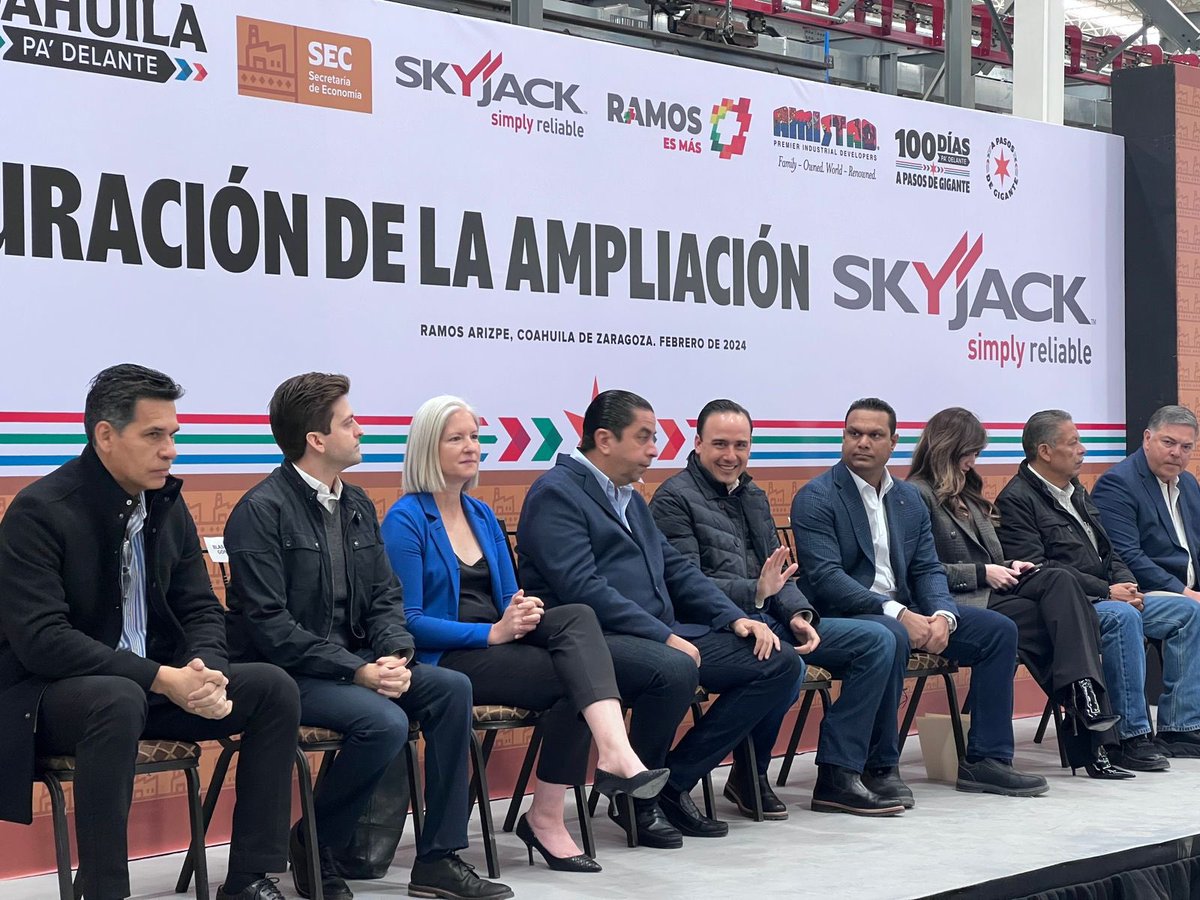 En la inauguración de la ampliación de Skyjack en #RamosArizpe. #CoahuilaPaDelante #100DíasPaDelante #APasosDeGigante
