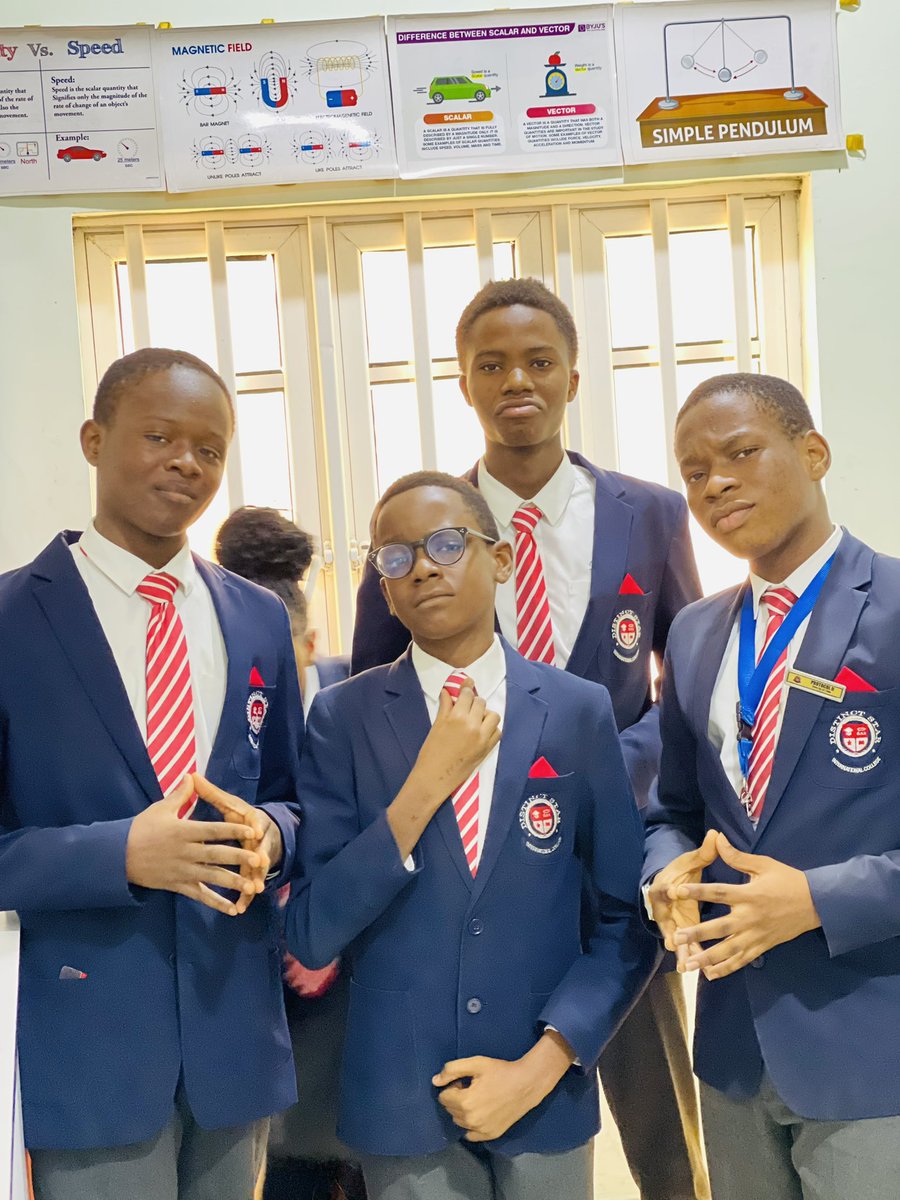 Distinctstarsch's tweet image. Monday stance: Determined, focused, and ready to make this week count! 💼 
#wearedistinct
#bedistinct