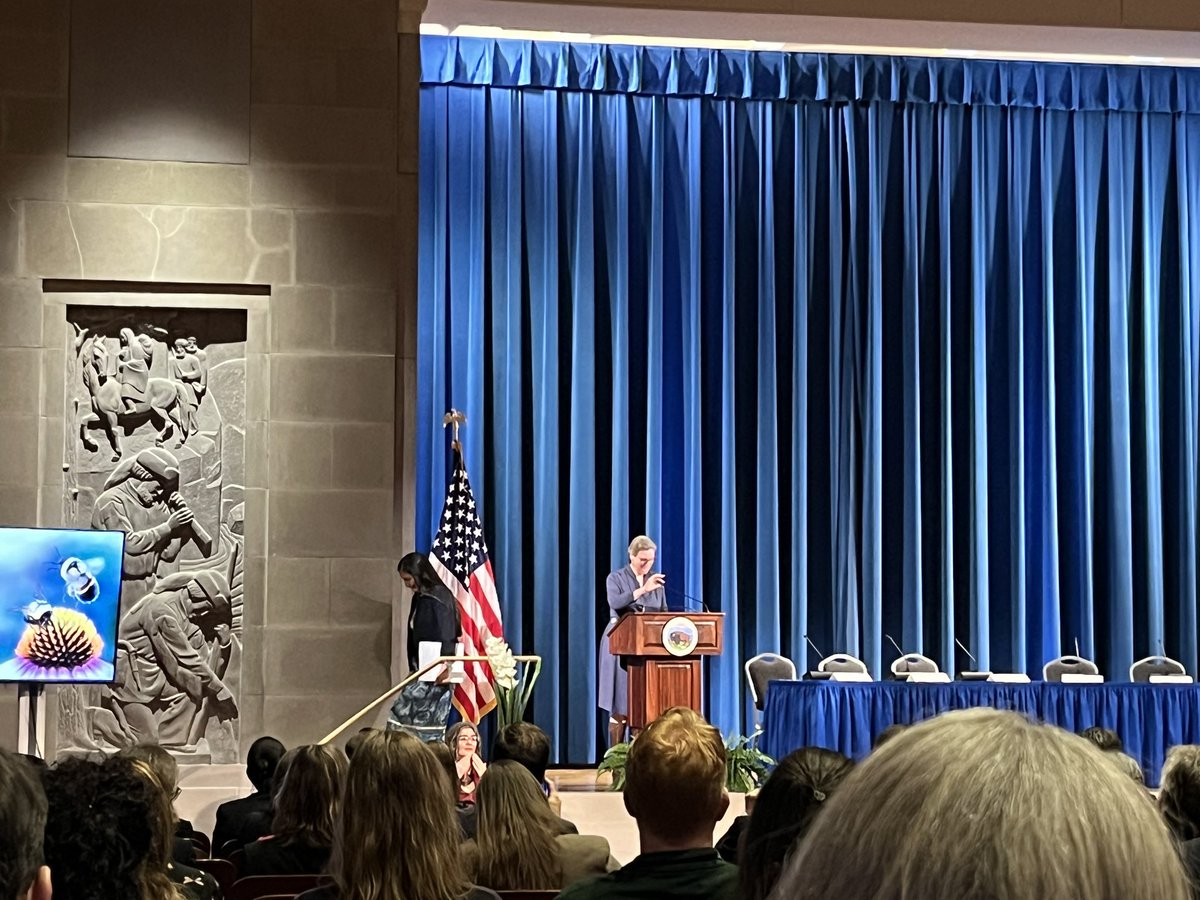 Great to see women in so many prominent roles @ DOI and USFWS while representing <a href="/NMNH/">Smithsonian NMNH</a> at the ESA Symposium today! With <a href="/mcgowen10/">Michael McGowen</a> <a href="/mud_Iark/">John Pfeiffer</a>