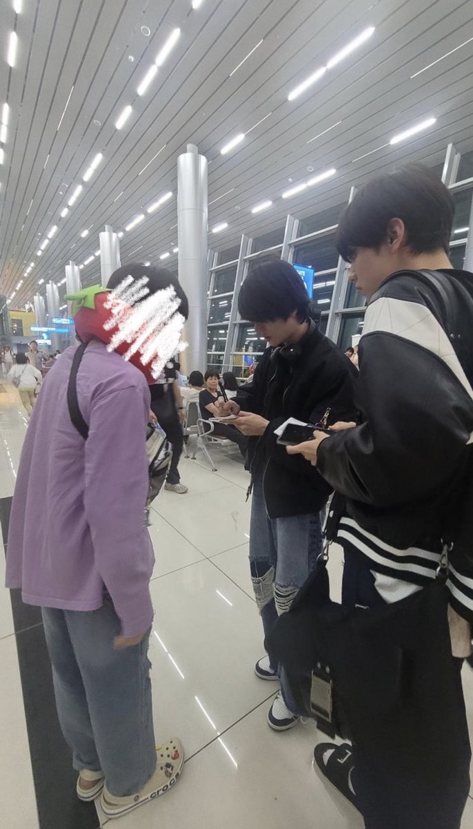 soobeomee's tweet photo. dispatch defeated era https://t.co/E6W4pTpraI