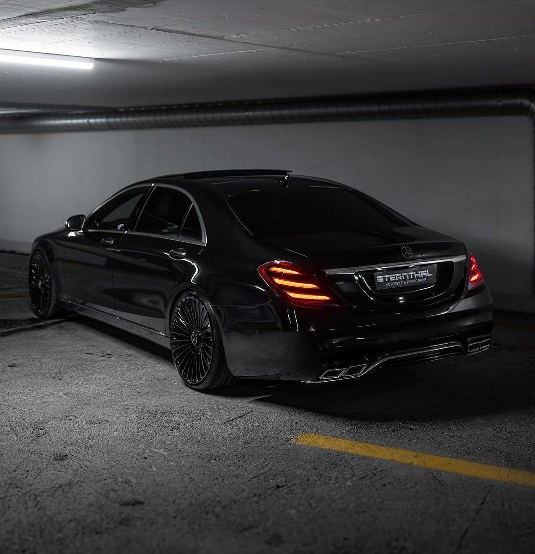 WorldWideCarsTM's tweet photo. Black on Chrome 🥷 https://t.co/uKtyapG5B2