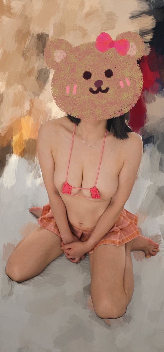 就很一般的休閒外套, 裡面若隱若現的溝 (其實在場也有別的女生穿的更低胸😂😁  現在妹妹都好敢穿><)
不過裡面實穿是這樣>/////<
算是比較刺激的挑戰, 全程打牌時動作都不能太大...
結果牌沒打完四圈 (好像才兩圈?) 劇情就發展到另一個場景了
男生開箱時的表情實在經典到忍不住想拍他, 不過我只是請他幫忙拍個照, 他拍沒幾張就受不了撲上來了...😳😳😳
其實蠻喜歡這種穿搭~ 優雅小性感 (除了裙子有點短之外><)