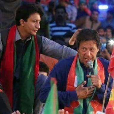 Shkm2812's tweet photo. پی ٹی آئی کےسابق MPA چودھری عدنان کو راولپنڈی جناح پارک کے سامنےفائرنگ کرکہ قتل کردیا گیا😢
انا للہ وانا الیہ راجعون
JI and PTI #BreakingNews #PrimeMinisterImranKhan Al-Jazeera #TayyabaRaja #ElectionResults2024 Balochistan #وکٹیں_گرنا_شروع Maryam #Rawalpindi #ReleaseImranKhanNow https://t.co/fdHAvNi9Nw
