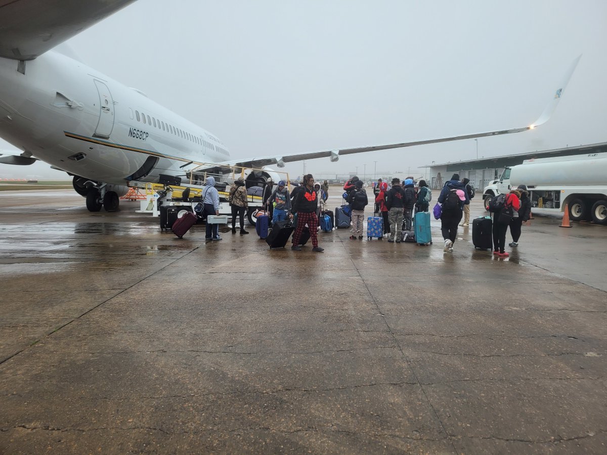 JacksonAirports's tweet photo. Touchdown at JAN! We're excited to welcome back the incredible @JacksonStateU @SonicBoomOTS as they return from their show-stopping Super Bowl halftime performance with @Usher! Welcome home and congrats! #SonicBoom #JAN #SuperBowlPerformance โ๏ธ#FlyJAN #Community
๐ธSherman Bell https://t.co/YaS3K1Uryb