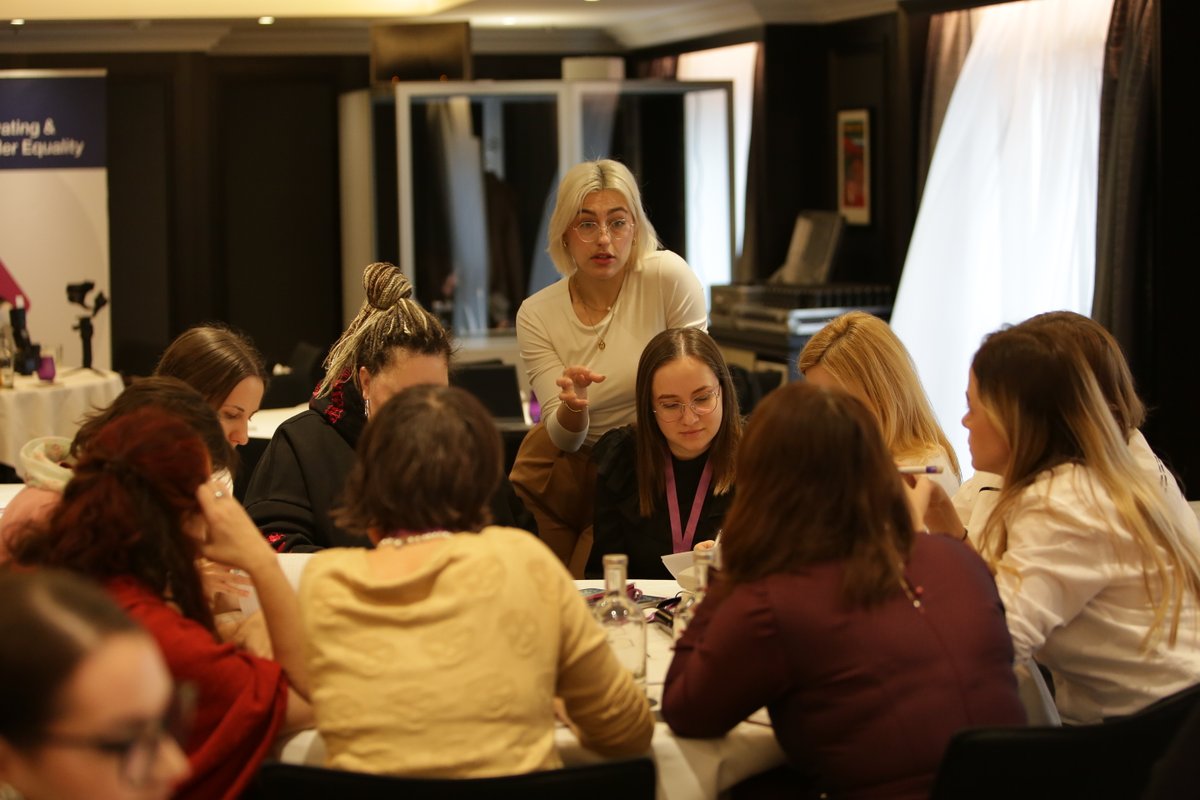gnwp_gnwp's tweet photo. At #WINConference, GNWP🟣 & @OSCE held a discussion where 🚺 peacebuilders exchanged about their networks’🌐 #WPS priorities & gave recommendations✅ to the donor community to support them
🚨“For our actions to be efficient, we need to 👂 to 🚺 on the ground” -@LScarpitta_OSCE https://t.co/lyNkFeOYGa