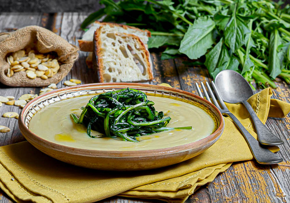 T_Divinae's tweet photo. 🥬Scopri le nostre fave e cicorie: un piatto povero della tradizione pugliese, fatto con ingredienti semplici e genuini!

🥰Scegli la qualità e la salute con Terre Divinae.
#cibo #Puglia #territorio #cucina #foodlover #MadeinItaly #mangiaresano

🔗https://t.co/Rbudp9SzYj https://t.co/KlxezH3DHN