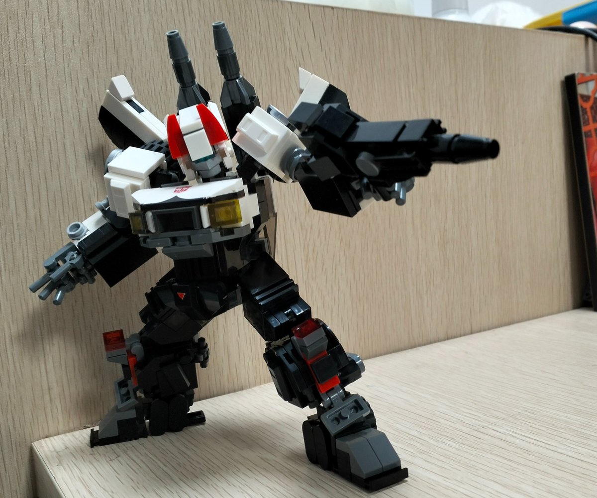 FTqb9fHZ862mLvi's tweet photo. G1 Prowl stealth police" #lego #transformers #kfol #robot #mech #toy #myowncreation #レゴ #レゴロボ https://t.co/NvxViVaYG3