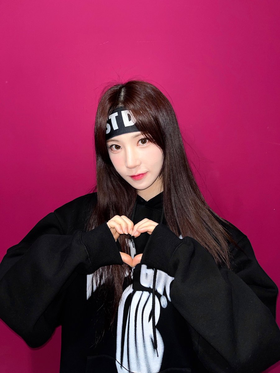 moong__1013's tweet photo. 내가 사랑하는 라이징 헤어밴드🤍 https://t.co/tB833HxE3L