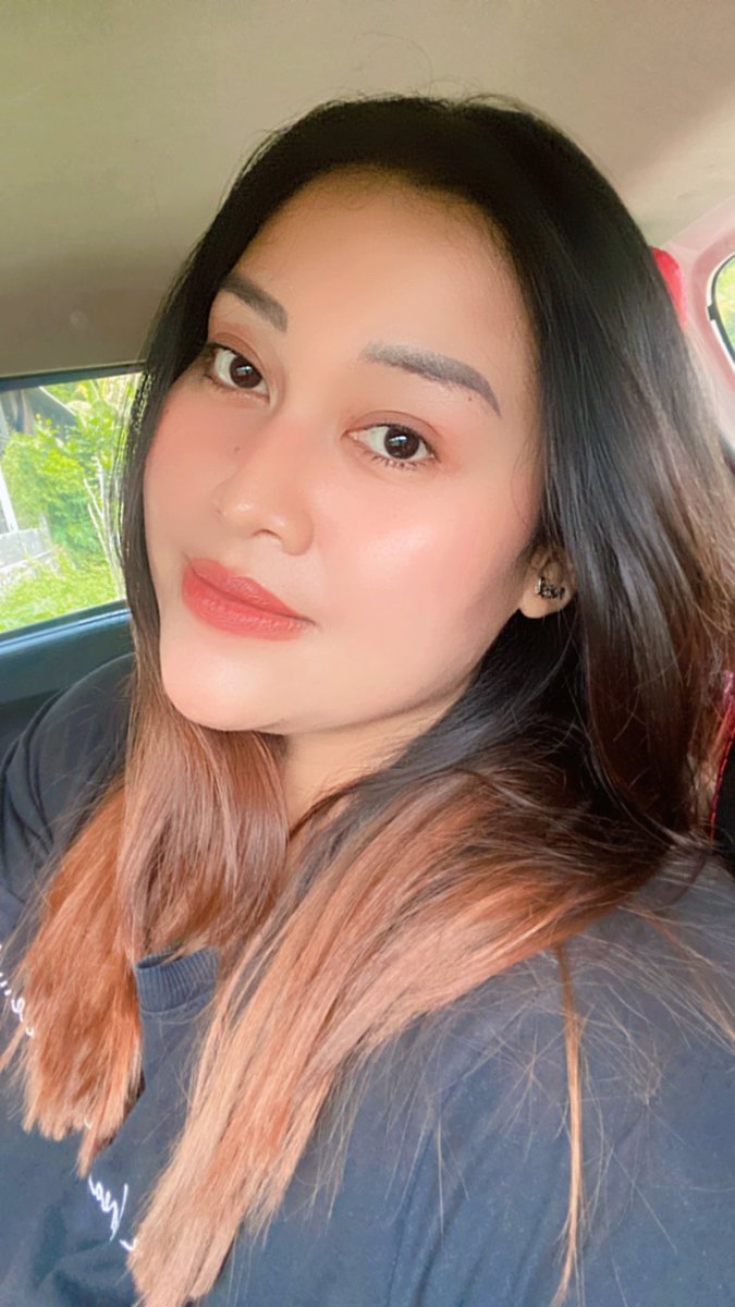 Jaman dulu, nulis status galau sambil ngemil cilok. Kalo skrg nulis status galau, gempar 1 kelurahan. Ngerti kan?