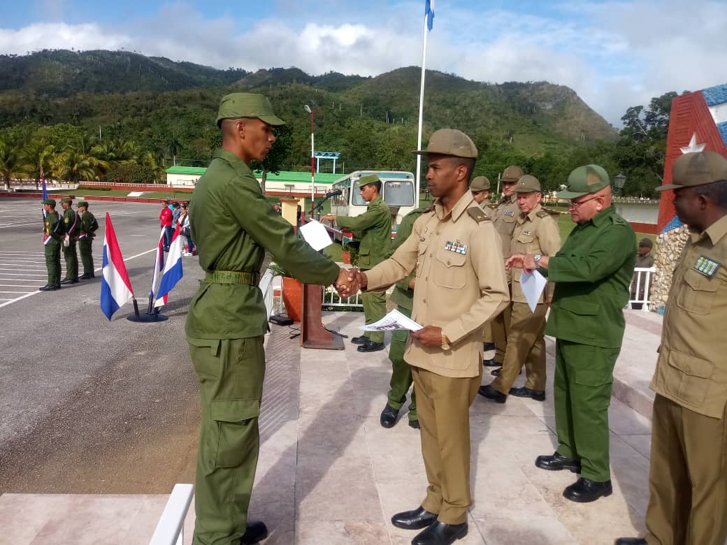 La hora de combatir no es hora de aprender es persiso haber aprendido antes.
#Cuba
<a href="/MinfarC/">Minfar_Cuba</a> 
<a href="/CentralEjercito/">Ejército Central Cuba</a> 
@RedTocororoCuba