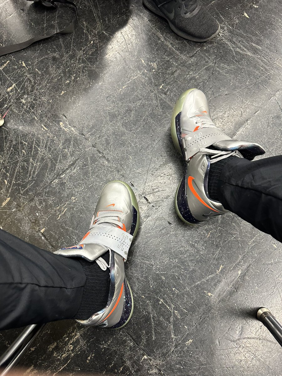 Him Jones. tweet media