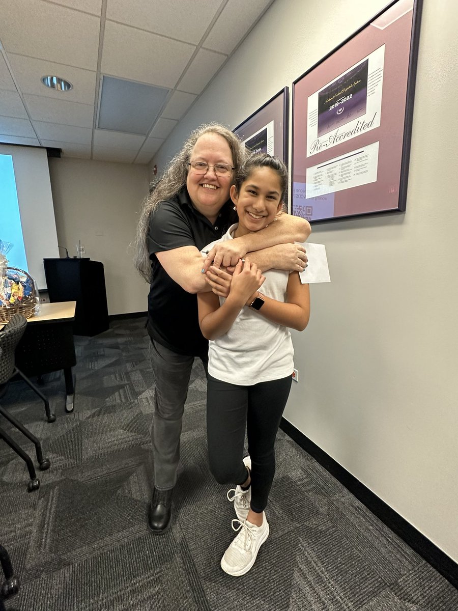 VolunteerVibe's tweet photo. Feb 2nd, ‘4C STEM Club’ visiting ‘North Central Dispatch Center’ and learning all the cool technology behind 911 calls.
Thanks to ‘Kevin Diluia’ the Deputy Director and ‘Deborah Moritz’ the Dispatch specialist, for providing us the insight!!
#4CSTEMClub
#d102brightfuture https://t.co/7NlRkqWCMc