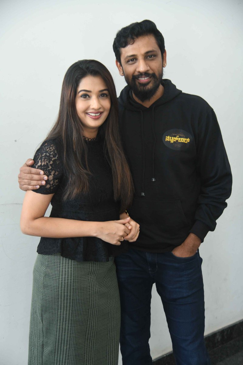 KannadaScreens's tweet photo. Pics from Mr Natwarlal Trailer Launch event ...
#kannadascreens #sandalwood #mrnatwarlal #thanushshivanna #thanush #sonalmonteiro #trailerrelease
@aanandaaudio @sonal_monteiro
@PRO_SVenkatesh
https://t.co/1pjF0POF7W https://t.co/JdsGXnbcUH