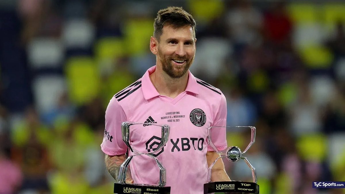 Lionel Messi se convierte en el primer deportista en la historia que gana el mismo día el MVP de la Copa África y el MVP de la Super Bowl. Impresionante.