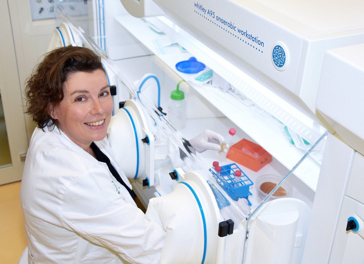 Meet our PI Prof. Christine Moissl-Eichinger: a master of juggling projects, finances, and teams, who thrives on creativity and borderless brainstorming. While missing the lab time, her passion for archaea knows no bounds 🧫🔬🦠✨#Archaea #PrincipalInvestigator