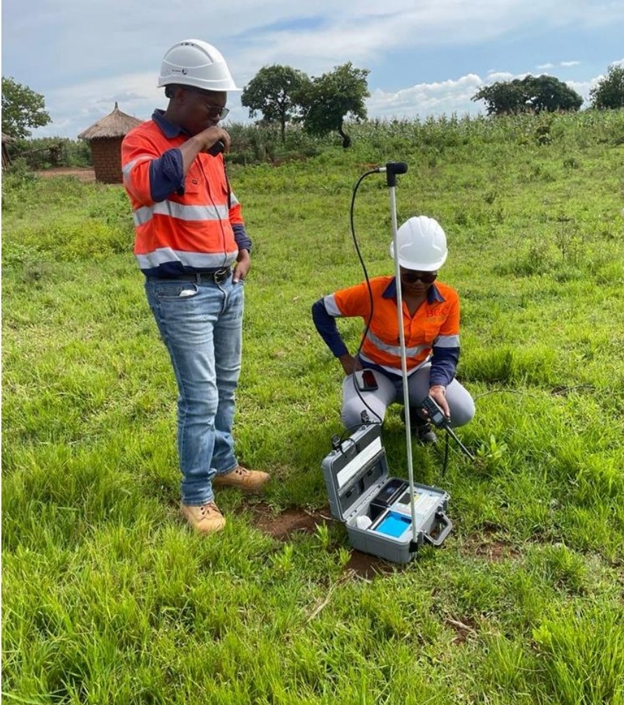 TRXGoldCorp's tweet photo. Here we see Buckreef staff taking vibration and sound measurements for analysis to ensure blasting is within acceptable limits.”
https://t.co/u7NKYOIfsS
#ESGmining #goldmining https://t.co/VyjG9eVEvv