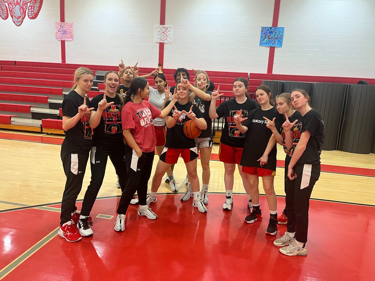 Welcome to winner circle <a href="/stanfordmaleeya/">Maleeya Stanford</a> clutched up at the end