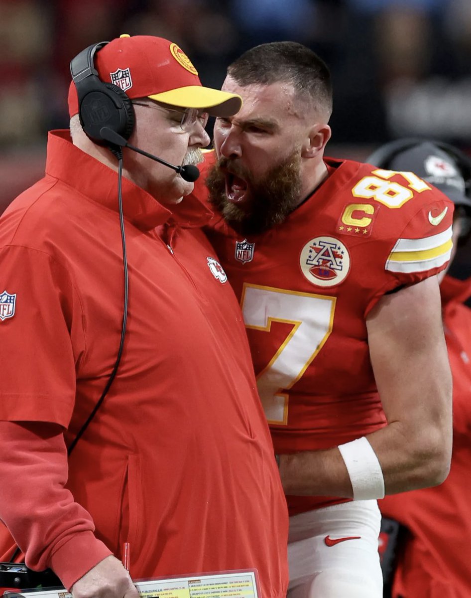 hockeyscottcal's tweet image. I cannot believe that Kelsie behaved like this toward his Coach!!! 4 Super Bowl Rings for the Coach , a long historic  &amp;amp; respected career . No class Kelsie...you're considered a team leader ??.  #noclass