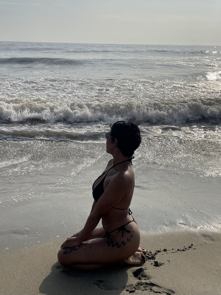 rememberross_'s tweet image. Lunes ❤️