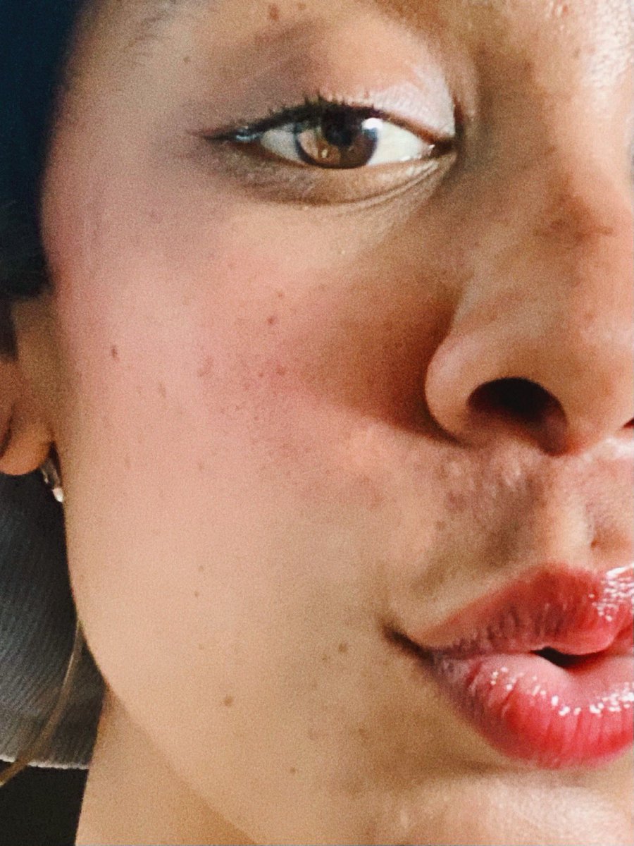 rememberross_'s tweet image. Lunes ❤️