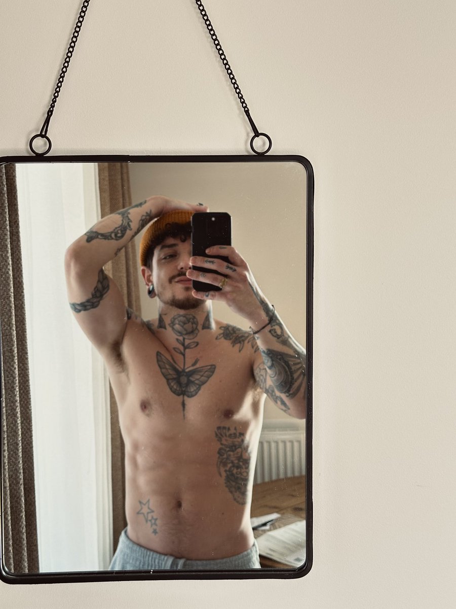 InkXedBoy's tweet photo. Monday mood 
#boy #gay #gayboy #sexy #body #RT https://t.co/X4yvb7bvHm