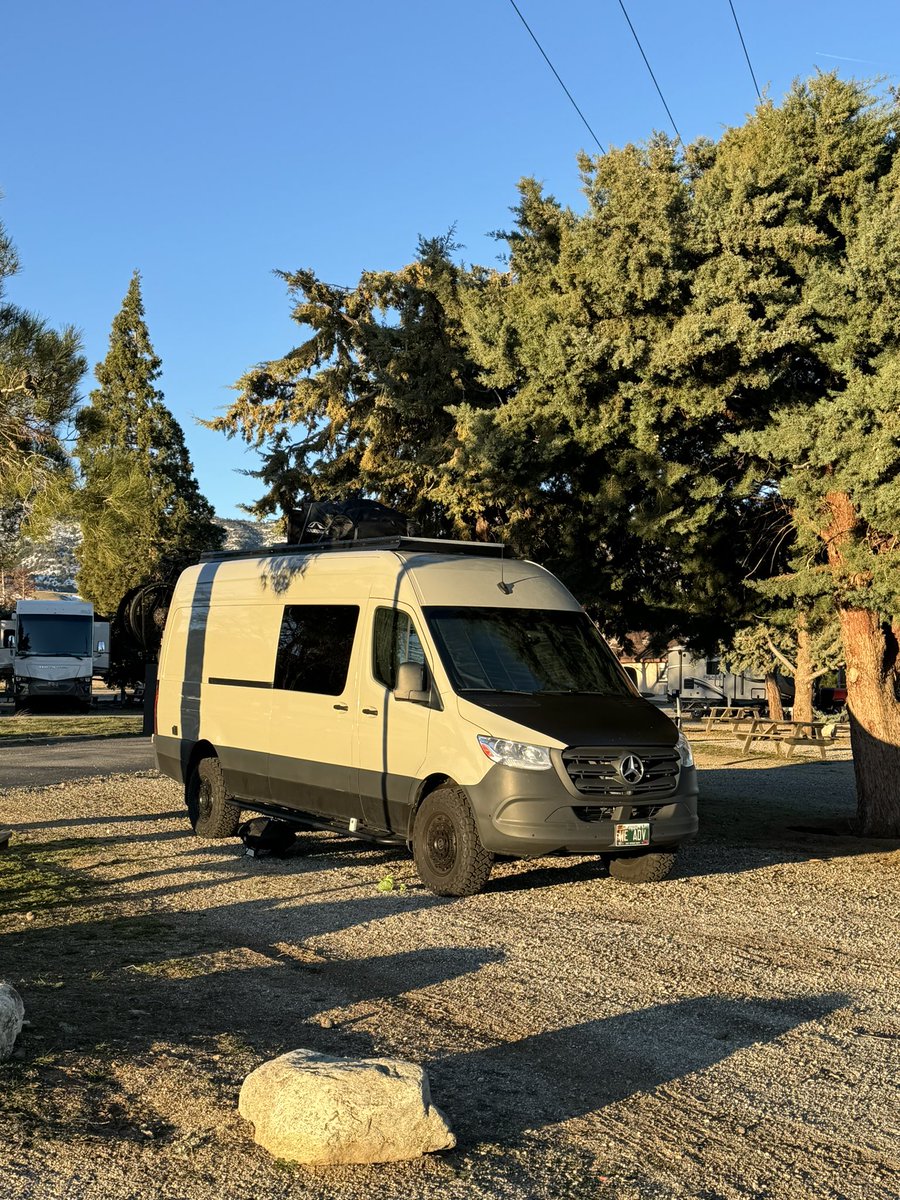 adv_fearlessly's tweet photo. Getting ready to leave California!   Gas prices are stupid!   Arizona for a couple of weeks here we come 

#vanlife #traveling #sprintervanus #caligasoverpriced #vancouple https://t.co/aPzGM0kKg1