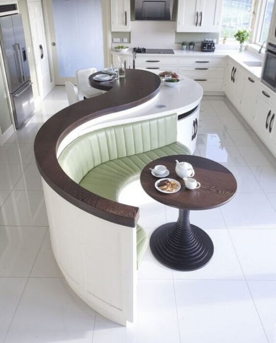 jmeberhard's tweet photo. How do we feel about the curved island?
#Curve #Kitchen #Island #HomeDesign #HomeBuying #HomeListing #Realtor #RealEstate #Agent #Colorado https://t.co/9U127fI7CV