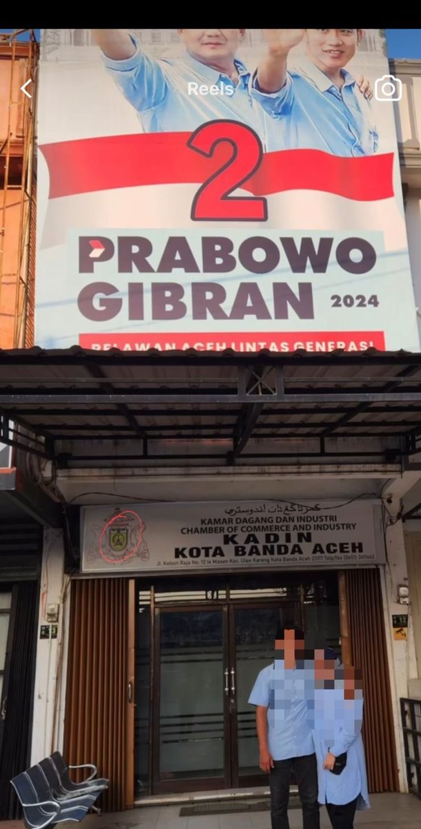 andre_arc01's tweet photo. apakah ini termasuk pelanggaran ?@bawaslu_RI 
#AyoAwasiBersama 
#kawal https://t.co/SoHacp5dnZ