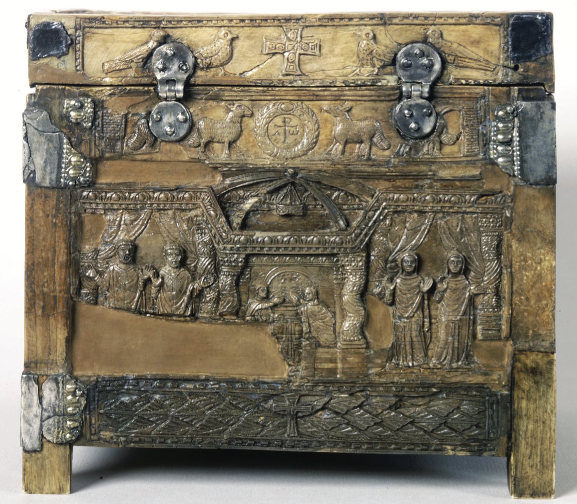 We see depictions of St Peter's tomb in Late Antique art. Here's an early 5th c ivory casket from Samagher, near Pola (Croatia). See the twisted columns around the tomb of Peter, as originally arranged. What other examples can you think of?