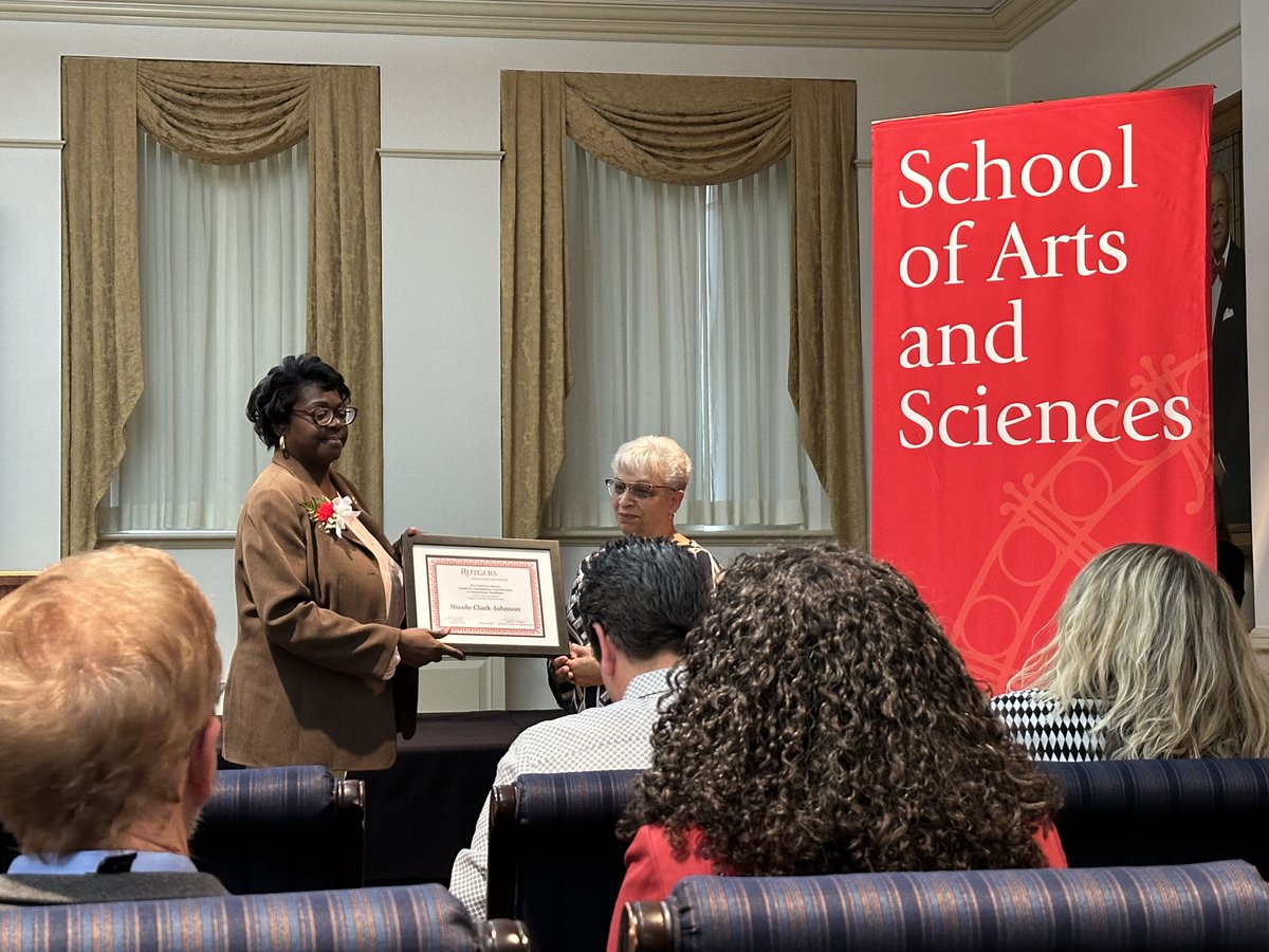 Congratulations to Nicole Clark-Johnson! She was recognized by @RutgersSAS for Outstanding Contributions to Operational Excellence. Anyone who has ever attended a DIMACS workshop knows that it is richly deserved! Thank you, Nicole! @RutgersSASMPS