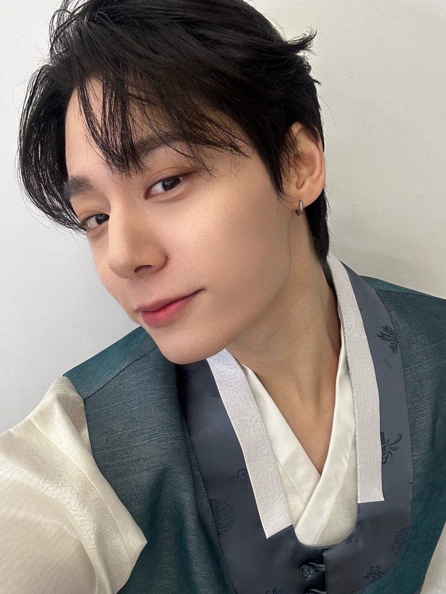 📸 12.02.24 || Trad _ Hwanwoong

O feriado do Ano Novo Lunar acabou... 🫢

#ONEUS #HWANWOONG #원어스 #환웅