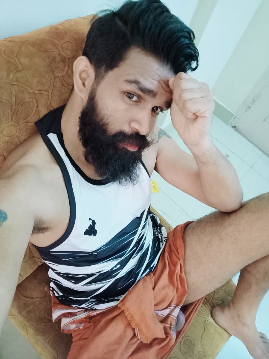 devilxangel1986's tweet photo. Glimpse of my lovemaker🍌 can you see? #malluvibes #hotindian #desiboy #sexylad #indianchill #pornactor #soloporn #lungilove #southindia https://t.co/R3nBFrl0iX